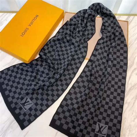 louis vuitton lv essential scarf|louis vuitton scarf men.